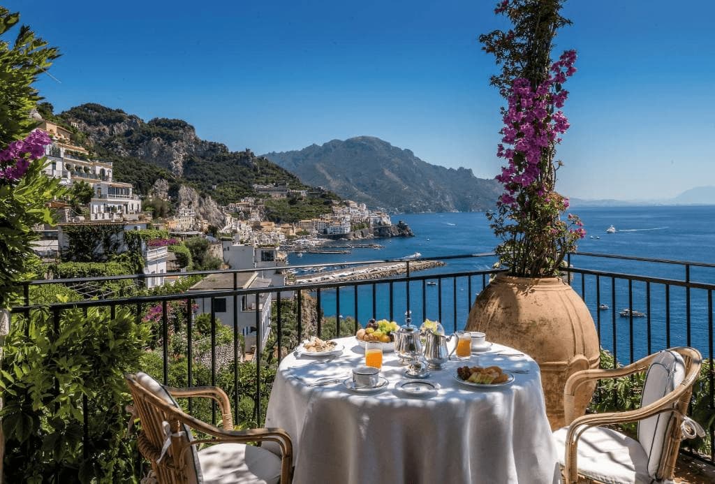 Best luxury hotels in Amalfi. Best seaside views from the Hotel Santa Caterina.