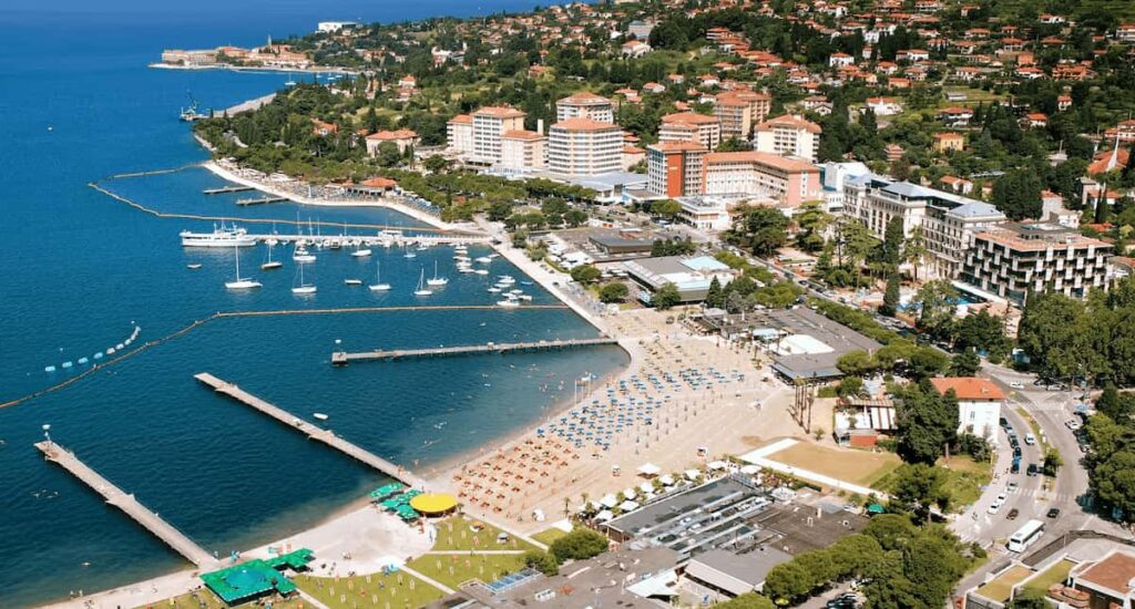 Kempinski vs Bernardin Portorož. Portorož coast line with hotels.