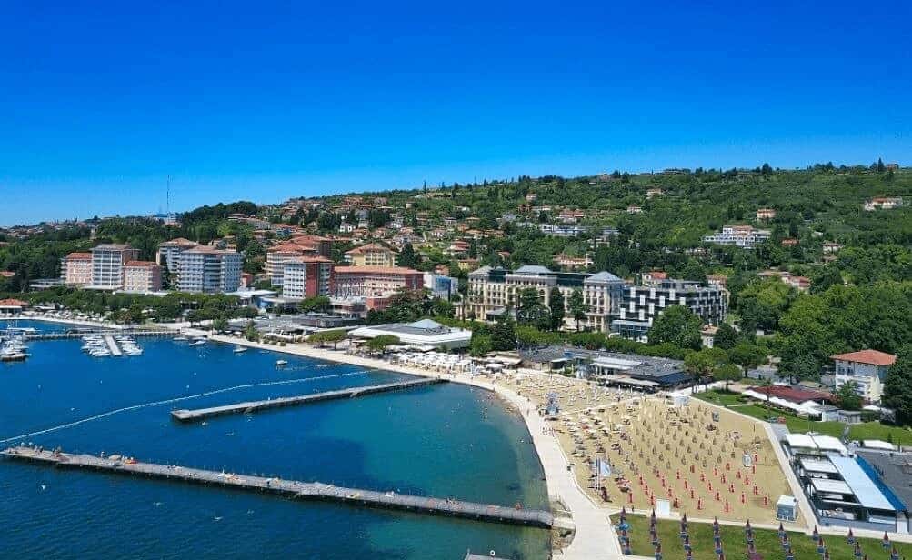 Portorož vs Piran Luxury Hotels. Landscape, hotels and sea view.