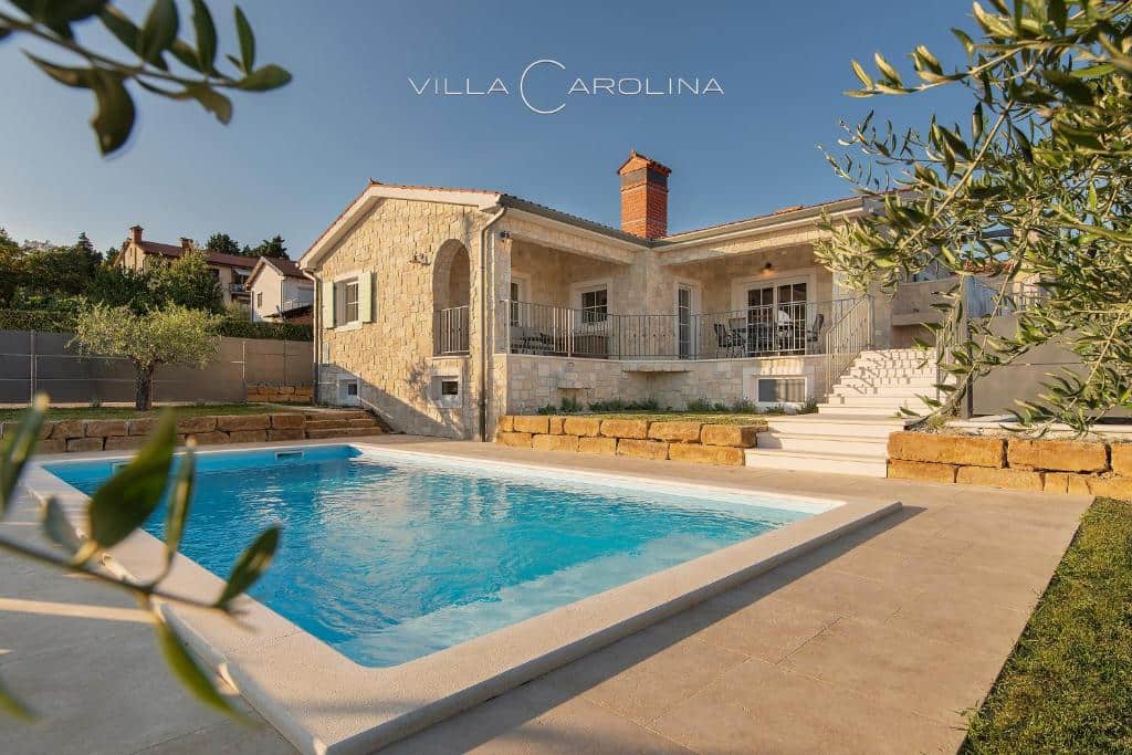 Luxury Villas Slovenia, swiming pool and villa Carolina.