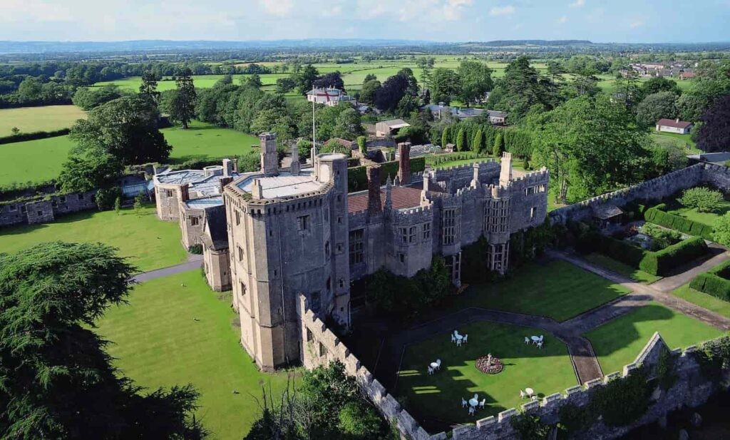 Best Luxury Castle Hotels in Cotswolds.