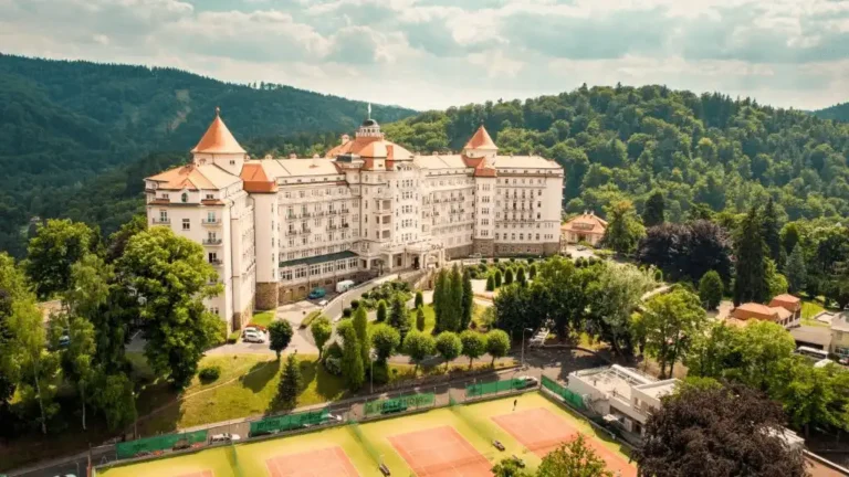 Best hotels in Karlovy Vary: The monumental 1912 Neoclassical facade of Spa Hotel Imperial, the first poured-concrete landmark in the Czech Republic.